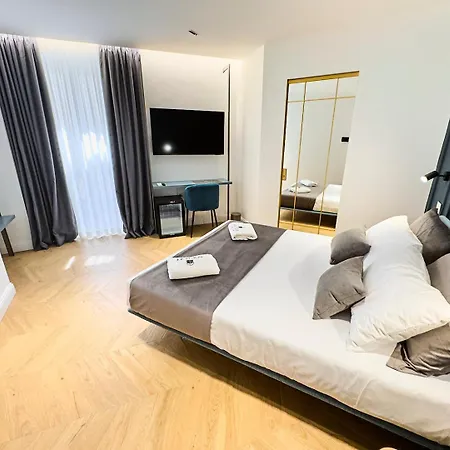 Bed & Breakfast Boutique - Palazzo Rodota 1783 *