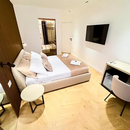 Couette-café Boutique - Palazzo Rodotà 1683