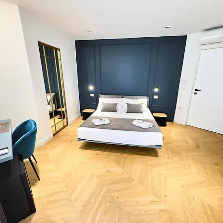Bed & Breakfast Boutique - Palazzo Rodota 1783 *