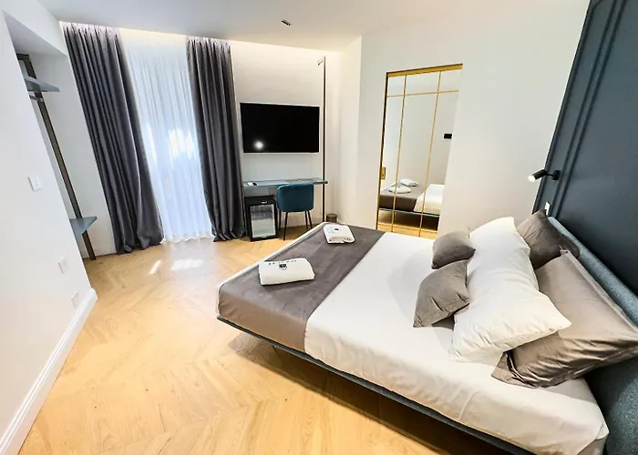 Alojamento de Acomodação e Pequeno-almoço Boutique - Palazzo Rodotà 1683 4*