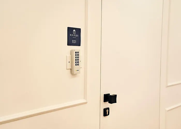 Boutique - Palazzo Rodotà 1683 4*